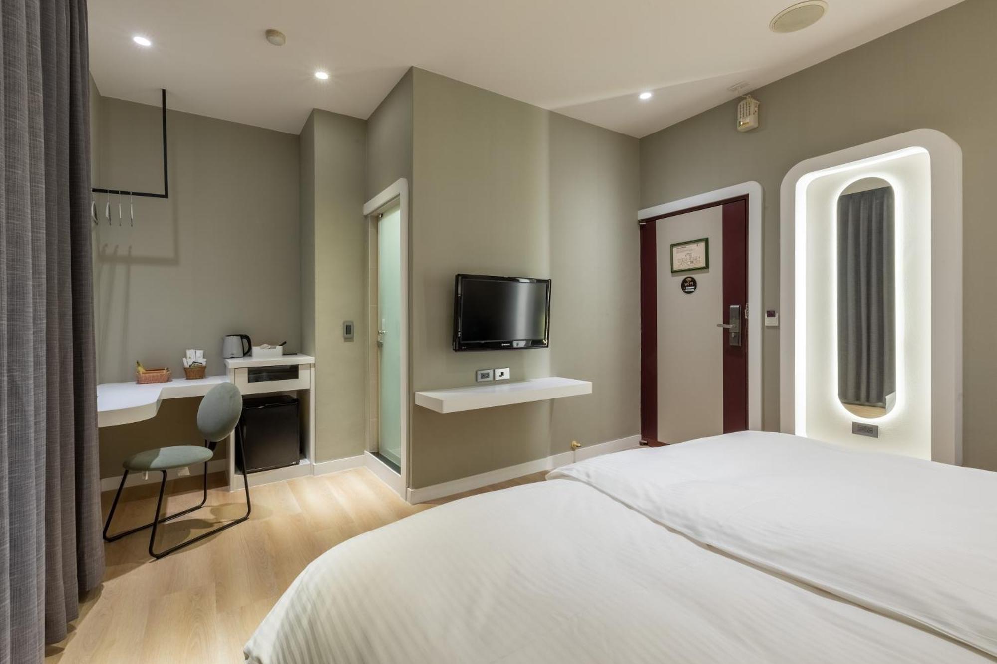 Fu Hsiang Hotel Yilan Zimmer foto